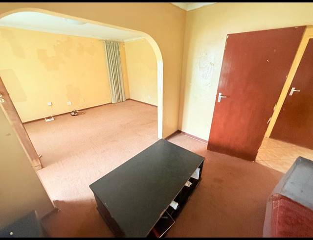 2 BEDROOM HOUSE FOR SALE IN VANDERBIJLPARK CW 6